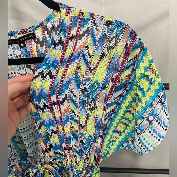 Fancy dress with elastic waistband! Size Medium. America & Beyond - Picture 2 of 6